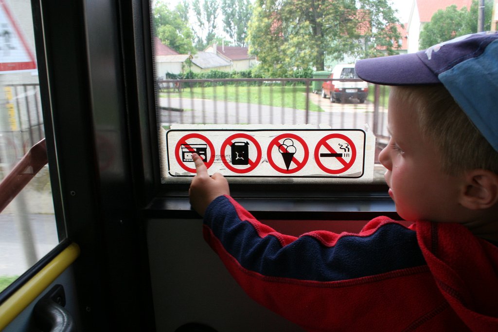 IMG_7226.JPG - W węgierskim autobusie nie wolno: