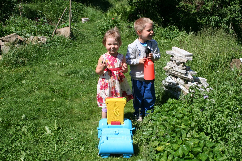 IMG_7563.JPG - Dzieci dzielą się na brudne i nieszczęśliwe.