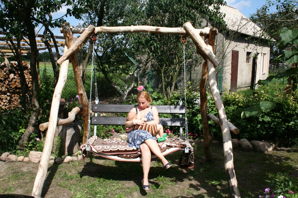 IMG_8209.JPG - Karmienie na huśtawce