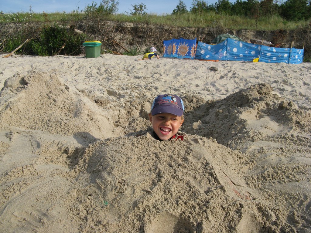 IMG_4107.JPG - Tata, zakop mnie!