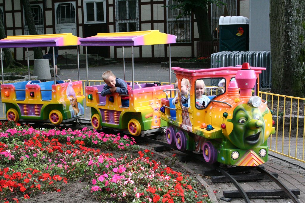 IMG_8592.JPG - Jak to tam jedzie po tych szynach?