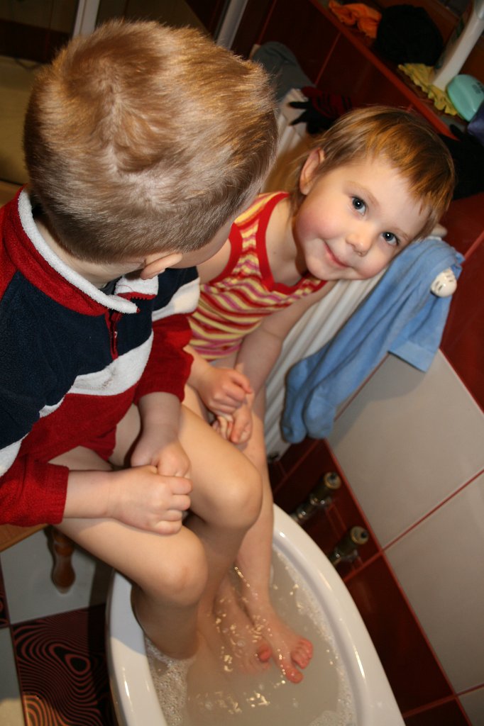 IMG_5863.JPG - Zmarznięte nogi najlepiej moczy się w bidecie