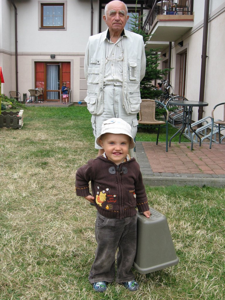 IMG_0748.JPG - Dziadek ma zajęcie