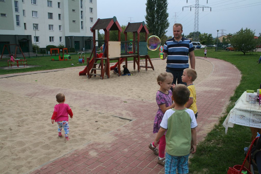 IMG_0283.JPG - Plac zabaw u Flakonów