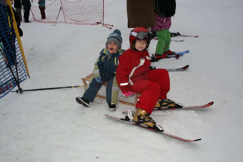IMG_2009.JPG - Czasem trzeba odpocząć na sankach