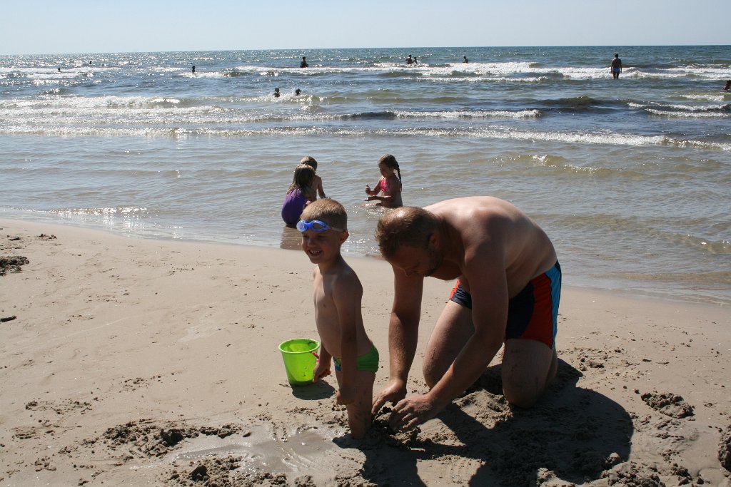 IMG_0050.JPG - Zakopujemy Adasia