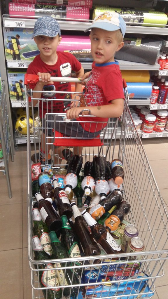 20160826_093819.jpg - Dzieci i zakupy "na prezent" :)