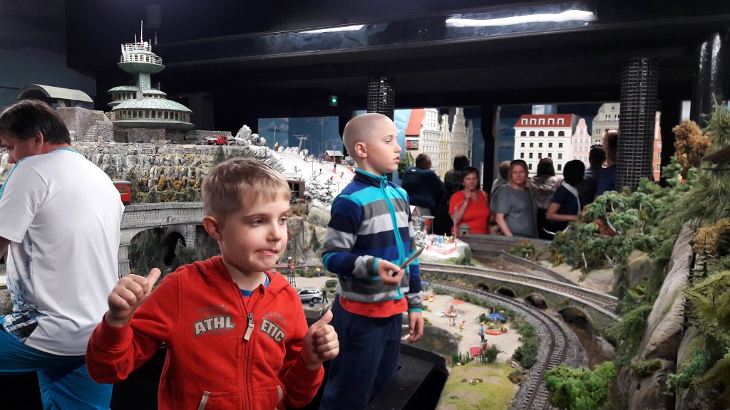 20170615_123345.jpg - Czekamy, aż coś przejedzie