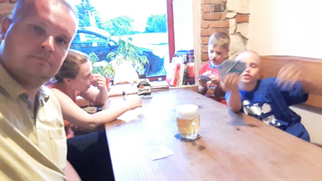 20170615_211707.jpg - Gramy w karty w pizzerii w Pizza Cafe Řevničov