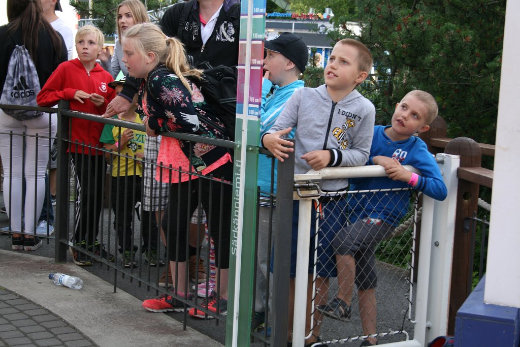 IMG_4057.JPG - Warto postać w kolejce :)